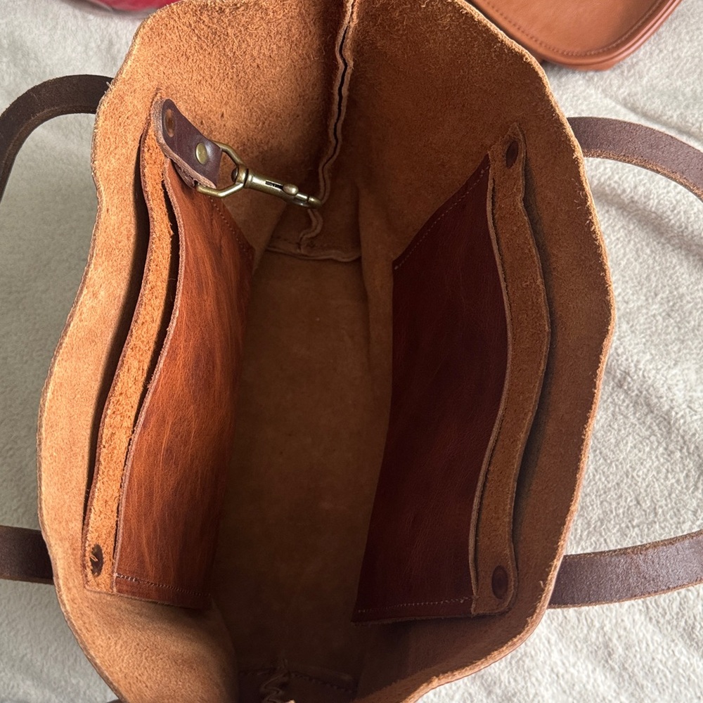 Go Forth Goods Medium Avery Natural Leather Whisky Bison Tote - Picture 5 of 5